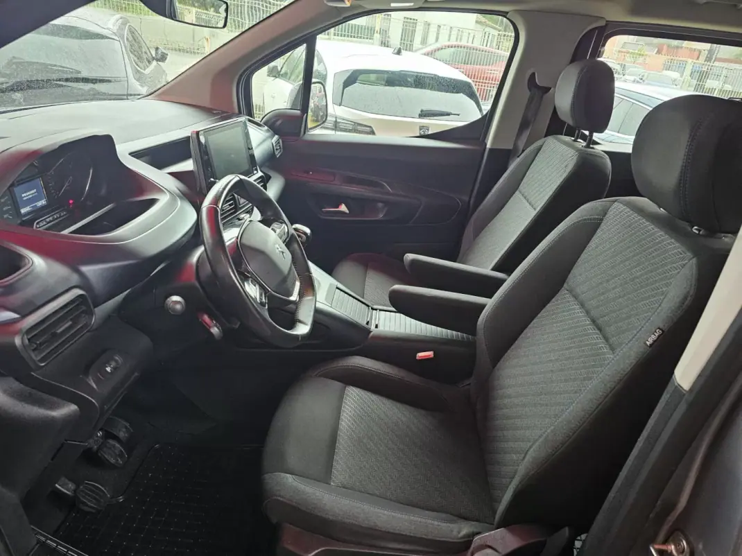 Peugeot Rifter 2021 - 17999 EUR, 83000 km - AUTO.MOTO.pt - 83000km - foto 8 de 21