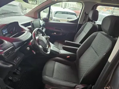 Peugeot Rifter 2021 - 17999 EUR, 83000 km - AUTO.MOTO.pt - 83000km - foto 8 de 21