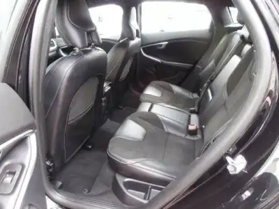 Volvo V40 2017 - 16800 EUR, 170641 km - AUTO.MOTO.pt - 170641km - foto 30 de 41