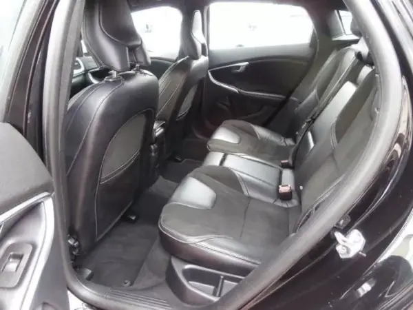 Volvo V40 2017 - 16800 EUR, 170641 km - AUTO.MOTO.pt - 170641km - foto 30 de 41