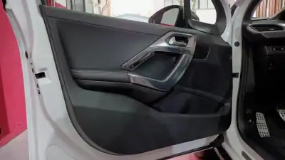 Peugeot 2008 2015 - 11490 EUR, 92490 km - AUTO.MOTO.pt - 92490km - foto 25 de 72