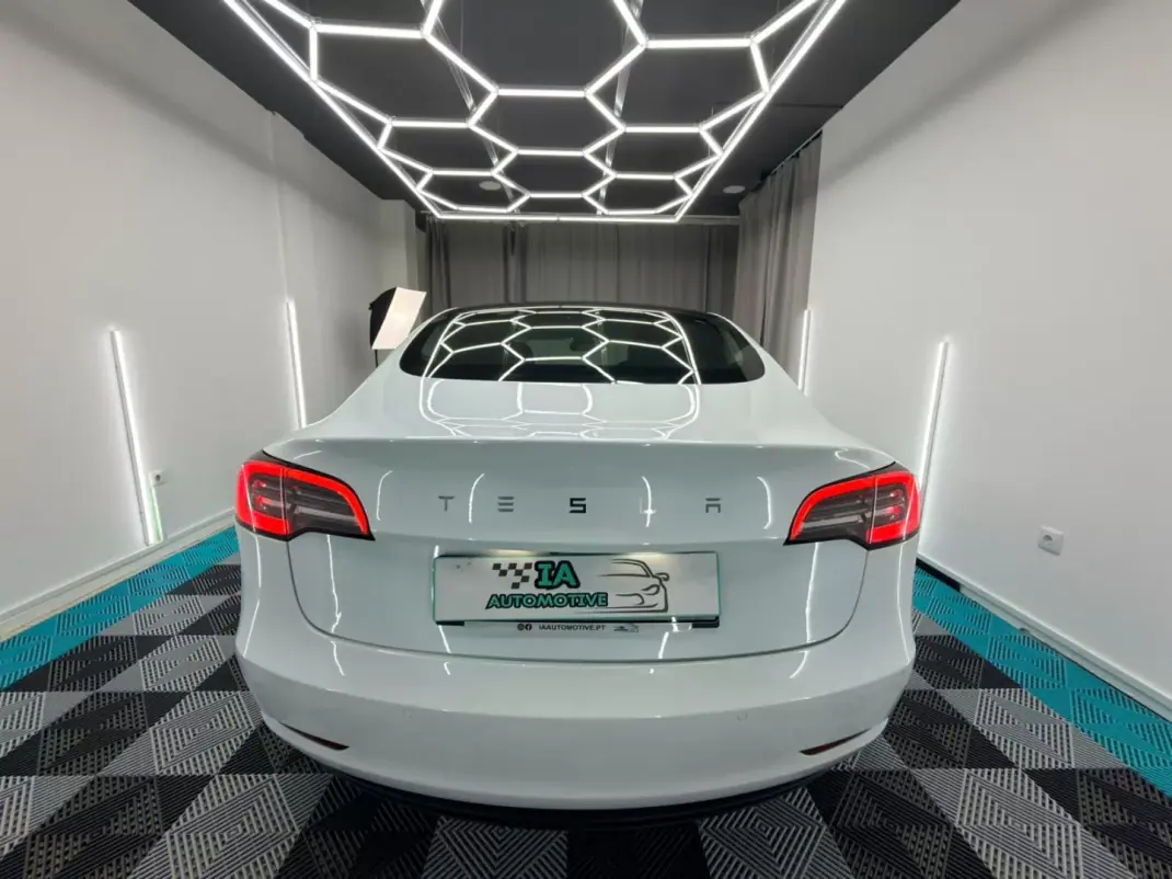 Tesla Model 3 2019 - 18500 EUR, 162000 km - AUTO.MOTO.pt - 162000km - foto 7 de 24