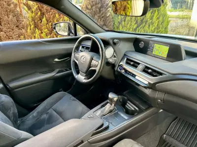 Lexus UX 250h 2021 - 31990 EUR, 54656 km - AUTO.MOTO.pt - 54656km - foto 11 de 16