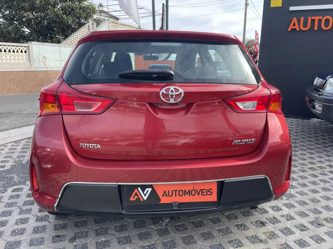 Toyota Auris 2013 - 13950 EUR, 163341 km - AUTO.MOTO.pt - 163341km - foto 6 de 12