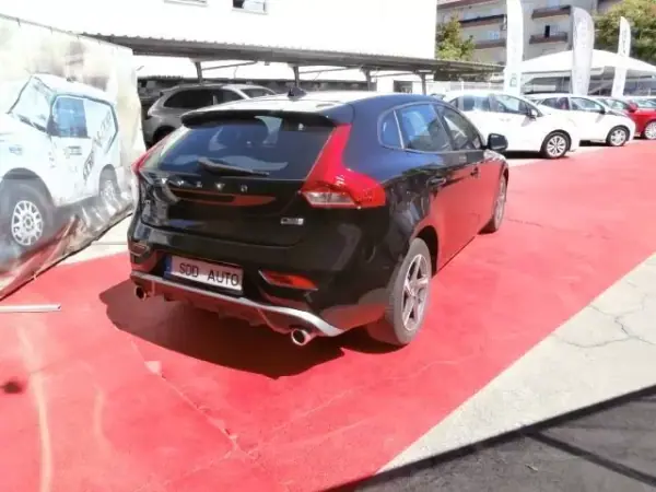 Volvo V40 2017 - 16800 EUR, 170641 km - AUTO.MOTO.pt - 170641km - foto 6 de 41