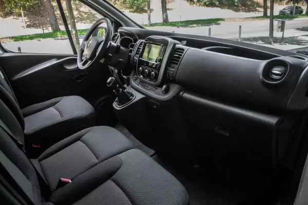 Renault Trafic 2020 - 28990 EUR, 126359 km - AUTO.MOTO.pt - 126359km - foto 25 de 41