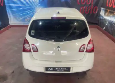 Renault Twingo 2012 - 6499 EUR, 72000 km - AUTO.MOTO.pt - 72000km - foto 12 de 26