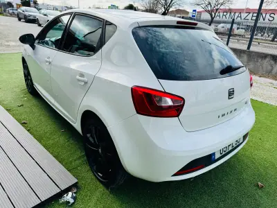 SEAT Ibiza 2015 - 15000 EUR, 159000 km - AUTO.MOTO.pt - 159000km - foto 5 de 20