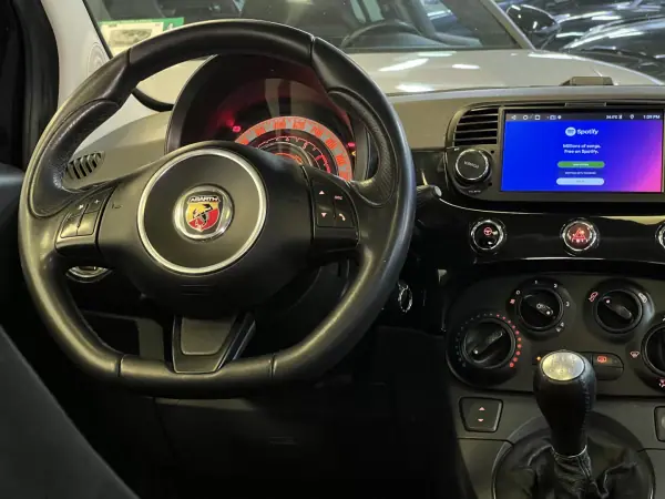 Fiat 500 2008 - 7990 EUR, 140000 km - AUTO.MOTO.pt - 140000km - foto 17 de 38