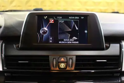 BMW 218 Active Tourer 2015 - 18250 EUR, 66000 km - AUTO.MOTO.pt - 66000km - foto 24 de 30