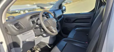 Peugeot 2019 - 16900 EUR, 130000 km - AUTO.MOTO.pt - 130000km - foto 5 de 11