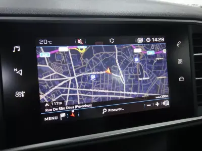Peugeot 308 2019 - 14500 EUR, 82000 km - AUTO.MOTO.pt - 82000km - foto 24 de 26