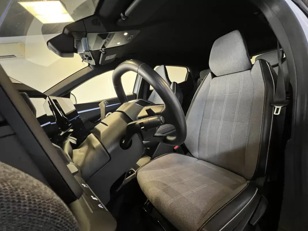 Renault Mégane E-Tech 2022 - 27990 EUR, 50000 km - AUTO.MOTO.pt - 50000km - foto 11 de 54