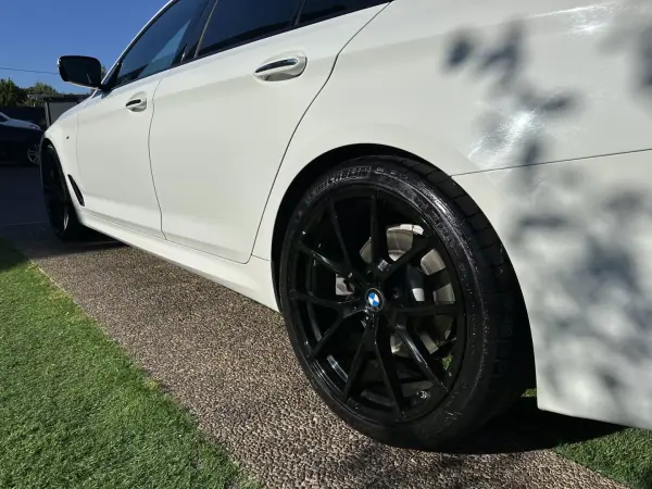 BMW 520 2018 - 28000 EUR, 217000 km - AUTO.MOTO.pt - 217000km - foto 21 de 67