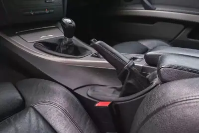 BMW 320 2016 - 18900 EUR, 230000 km - AUTO.MOTO.pt - 230000km - foto 16 de 28