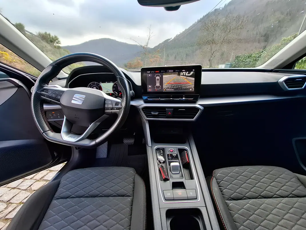 SEAT Leon ST 2020 - 21500 EUR, 180000 km - AUTO.MOTO.pt - 180000km - foto 12 de 14