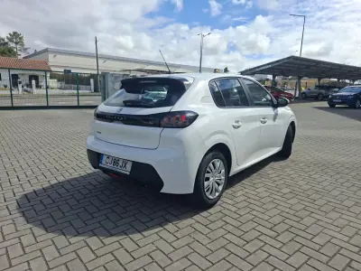 Peugeot 208 2021 - 14950 EUR, 68700 km - AUTO.MOTO.pt - 68700km - foto 6 de 27