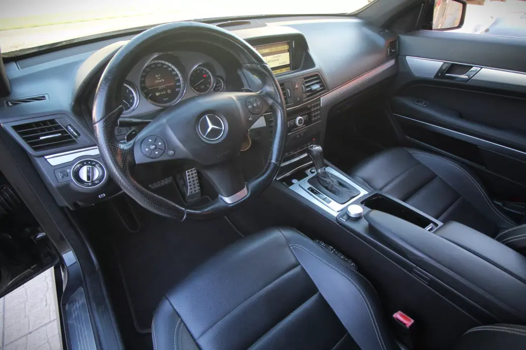 Mercedes-Benz E 250 2010 - 14990 EUR, 225000 km - 225000km - foto 6 de 31