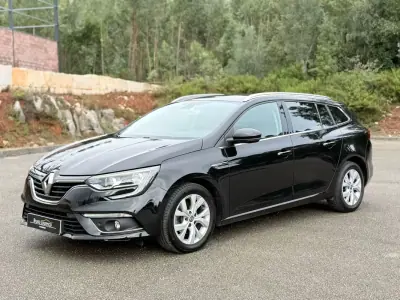 Renault Mégane Sport Tourer 2019 - 12900 EUR, 128050 km - AUTO.MOTO.pt - 128050km - foto 15 de 18