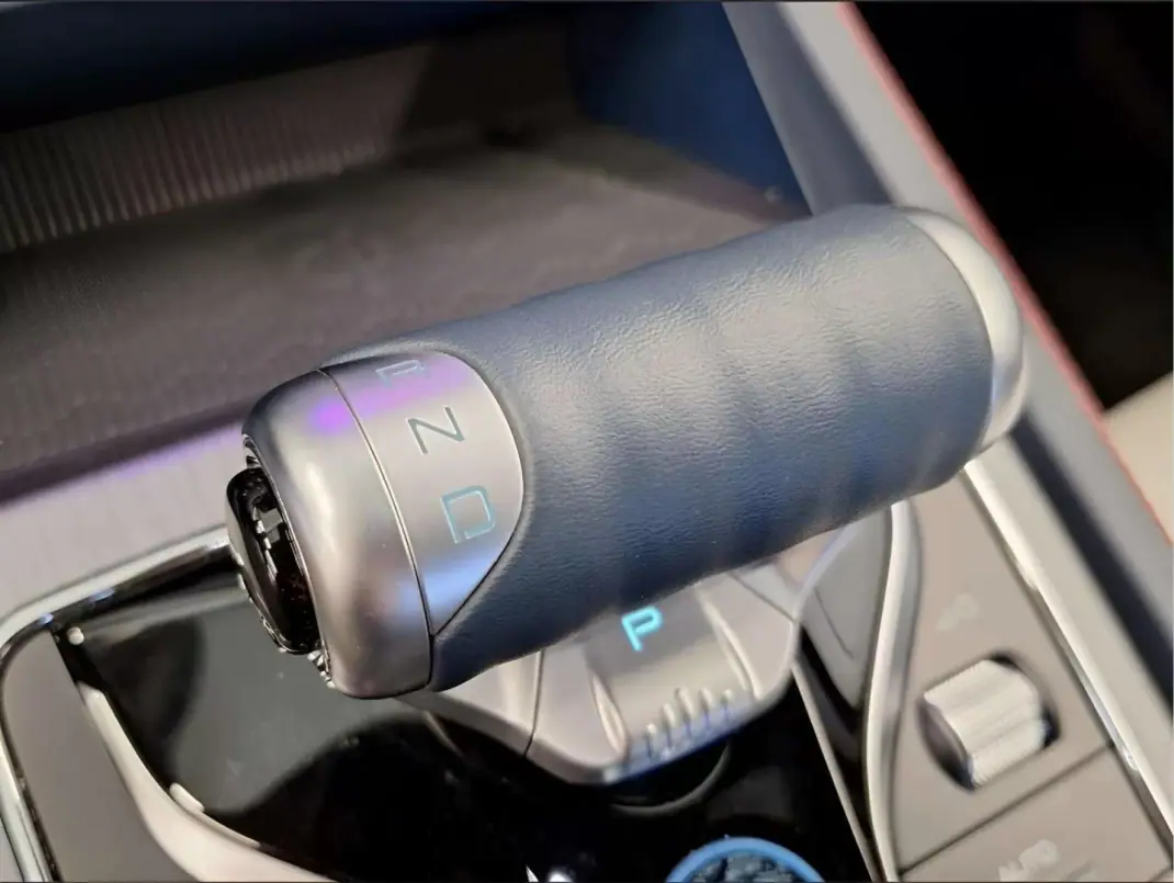 BYD Atto 3 2024 - 29800 EUR, 14960 km - AUTO.MOTO.pt - 14960km - foto 15 de 18