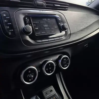 Alfa Romeo Giulietta 2016 - 10250 EUR, 172955 km - AUTO.MOTO.pt - 172955km - foto 24 de 32