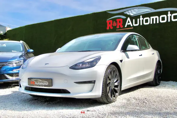 Tesla Model 3 2021 - 32400 EUR, 70000 km - AUTO.MOTO.pt - 70000km - foto 12 de 39