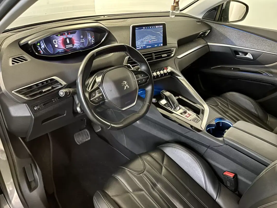 Peugeot 3008 2019 - 14950 EUR, 99000 km - 99000km - foto 12 de 34