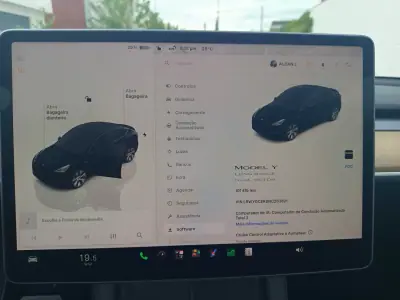 Tesla Model Y 2022 - 33990 EUR, 101500 km - 101500km - foto 17 de 18