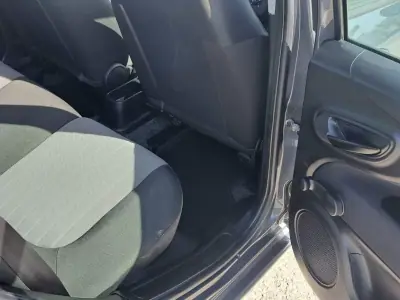 Fiat Punto 2017 - 8900 EUR, 69772 km - AUTO.MOTO.pt - 69772km - foto 23 de 39