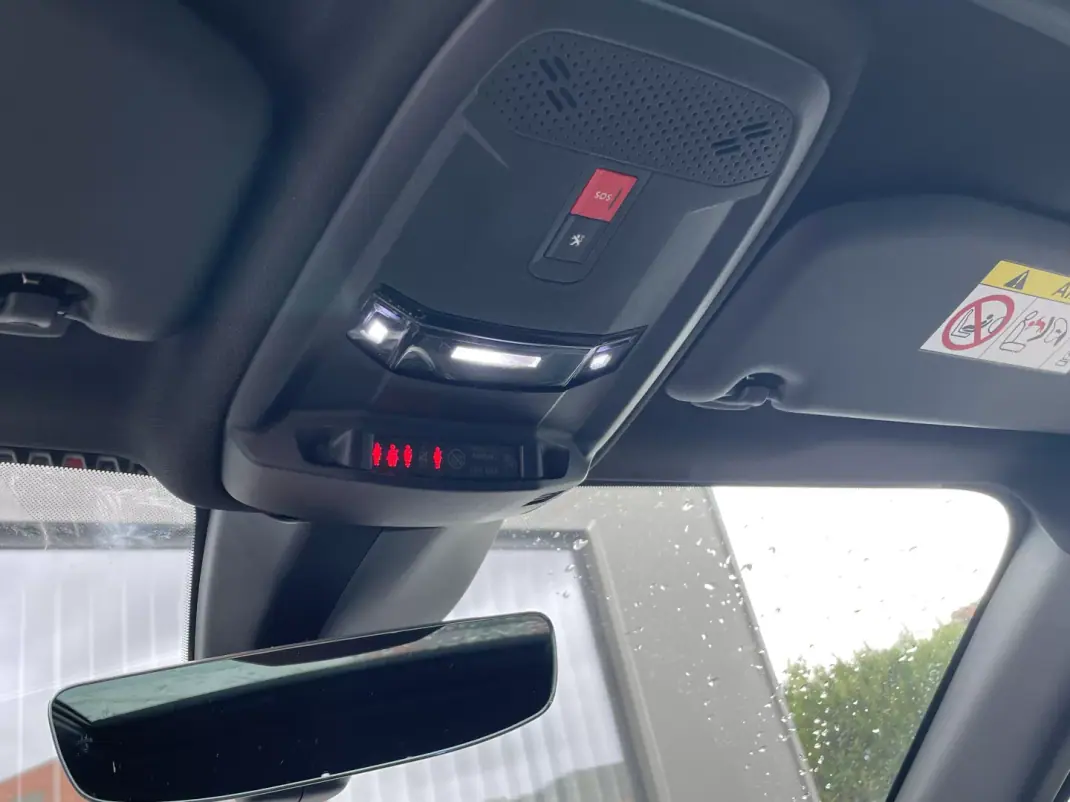 Peugeot e-208 2022 - 18650 EUR, 38776 km - AUTO.MOTO.pt - 38776km - foto 43 de 47