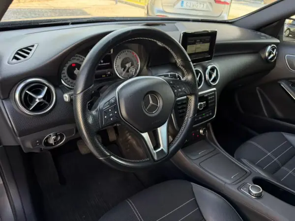Mercedes-Benz A 180 2014 - 16500 EUR, 149990 km - 149990km - foto 14 de 34
