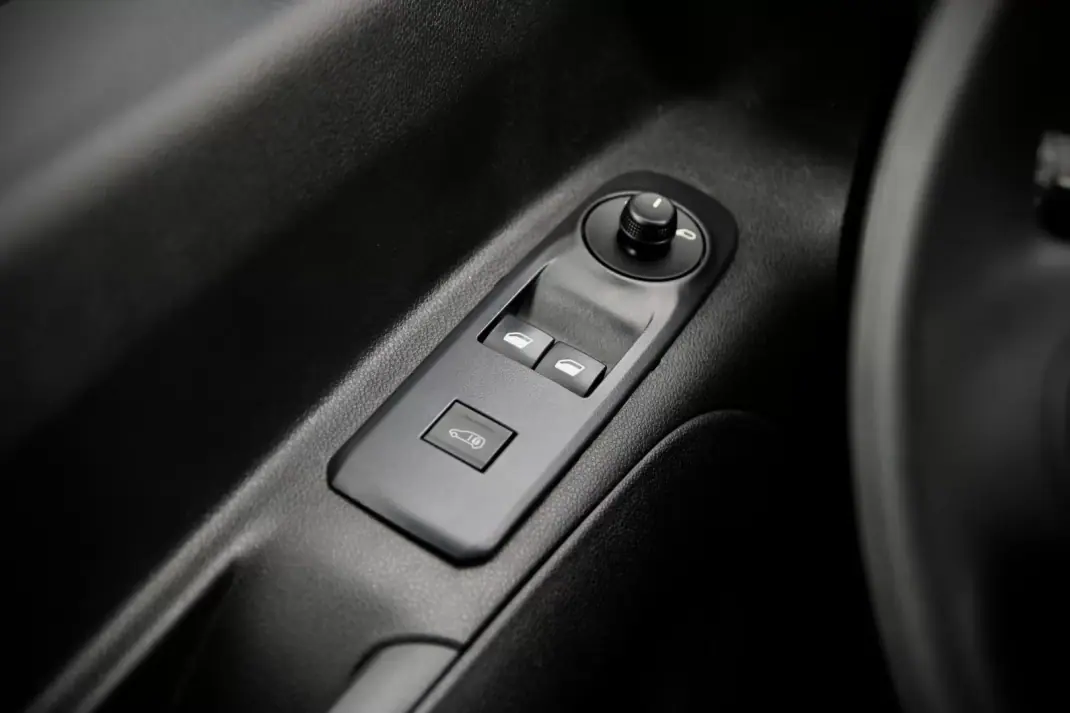 Toyota Proace City 1.5D L1 Comfort IVA DEDUTÍVEL 2022 - 14400 EUR, 159000 km - AUTO.MOTO.pt - 159000km - foto 25 de 26