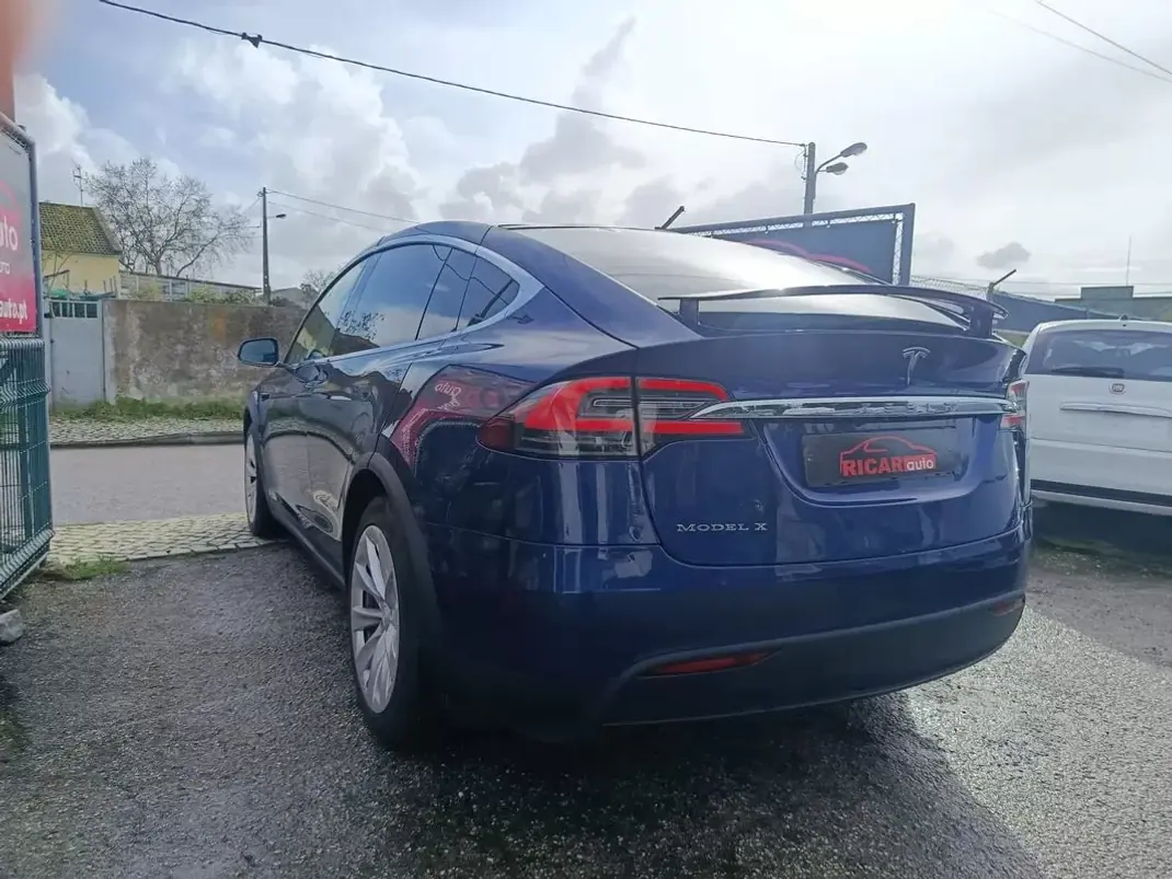 Tesla Model X 2020 - 45500 EUR, 85990 km - AUTO.MOTO.pt - 85990km - foto 36 de 38