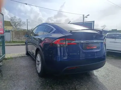 Tesla Model X 2020 - 45500 EUR, 85990 km - AUTO.MOTO.pt - 85990km - foto 36 de 38