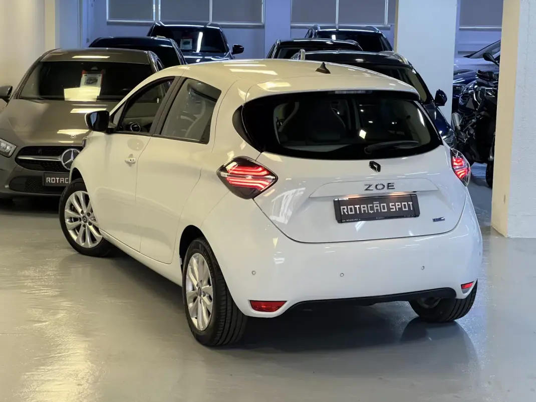 Renault Zoe 2020 - 15990 EUR, 67000 km - 67000km - foto 4 de 32