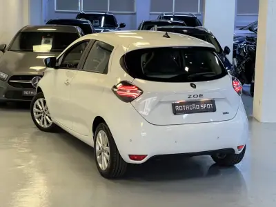 Renault Zoe 2020 - 15990 EUR, 67000 km - 67000km - foto 4 de 32