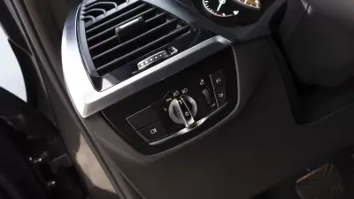 BMW X3 2019 - 29900 EUR, 104000 km - AUTO.MOTO.pt - 104000km - foto 23 de 36