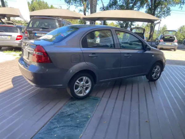 Chevrolet Aveo 2010 - 6250 EUR, 130160 km - AUTO.MOTO.pt - 130160km - foto 5 de 22