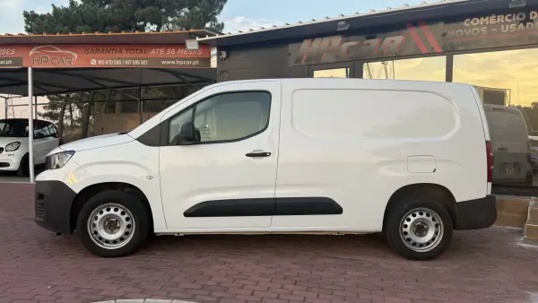 Peugeot Partner 2020 - 12990 EUR, 130000 km - AUTO.MOTO.pt - 130000km - foto 7 de 23