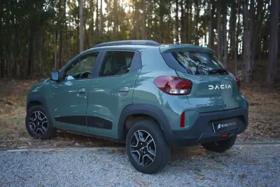 Dacia Spring 2023 - 12990 EUR, 66000 km - AUTO.MOTO.pt - 66000km - foto 8 de 15