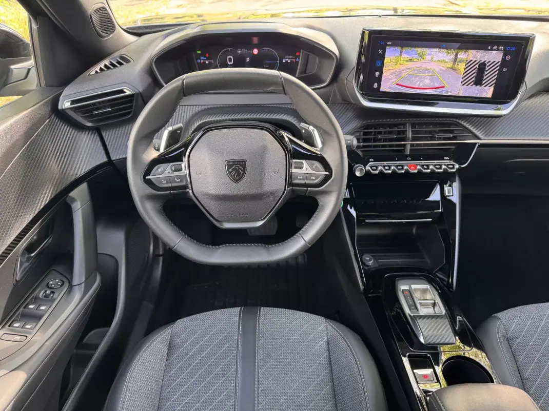 Peugeot 2008 2025 - 24900 EUR, 22017 km - AUTO.MOTO.pt - 22017km - foto 10 de 25