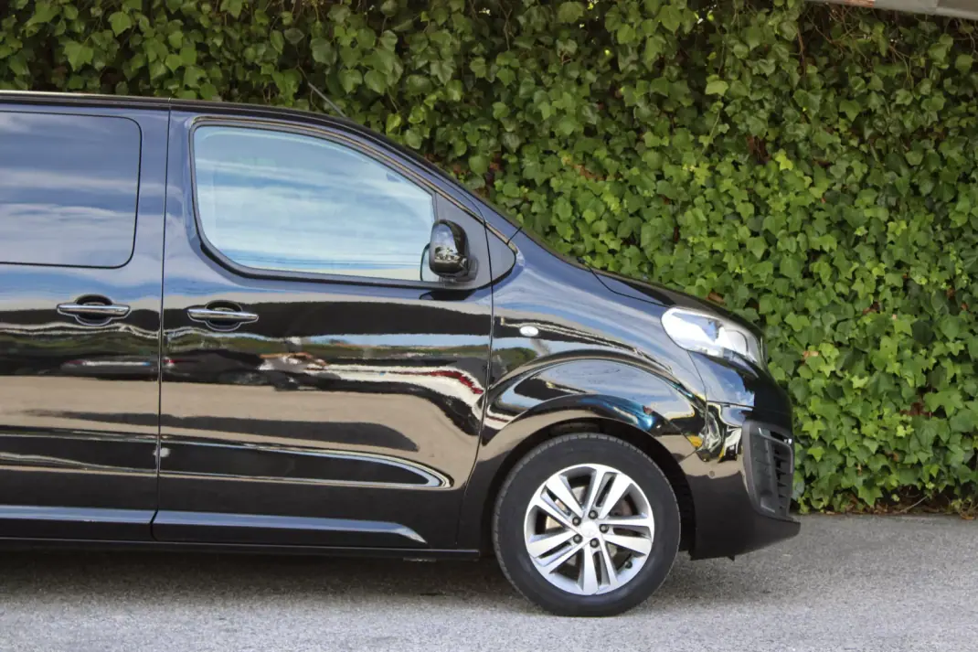 Peugeot Traveller 2019 - 32900 EUR, 115000 km - 115000km - foto 5 de 24