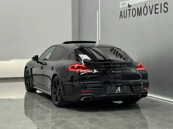 Porsche Panamera 2015 - 33990 EUR, 247000 km - AUTO.MOTO.pt - 247000km - foto 10 de 44