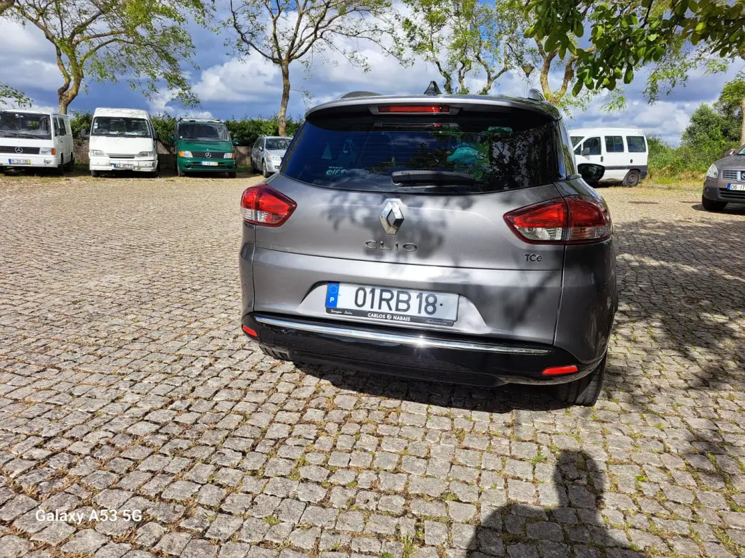 Renault Clio Sport Tourer 2016 - 8990 EUR, 145350 km - AUTO.MOTO.pt - 145350km - foto 4 de 19
