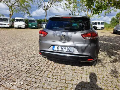 Renault Clio Sport Tourer 2016 - 8990 EUR, 145350 km - AUTO.MOTO.pt - 145350km - foto 4 de 19