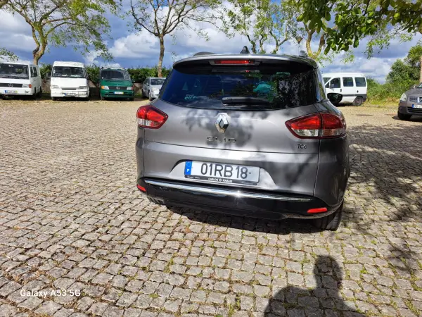 Renault Clio Sport Tourer 2016 - 8990 EUR, 145350 km - AUTO.MOTO.pt - 145350km - foto 4 de 19