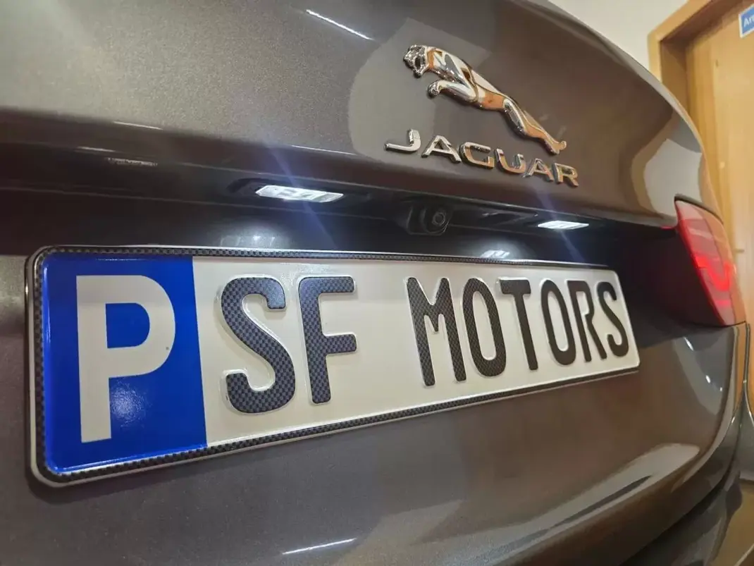 Jaguar XE 2017 - 16980 EUR, 185325 km - 185325km - foto 16 de 36