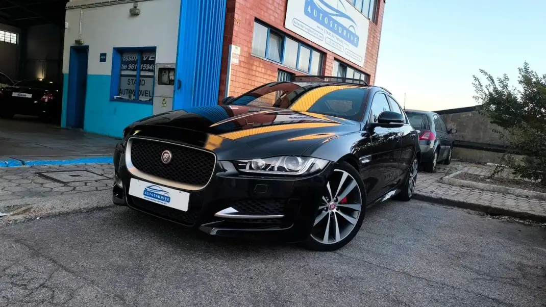 Jaguar XE 2017 - 14900 EUR, 159000 km - 159000km - foto 16 de 24