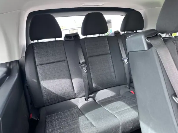 Mercedes-Benz Vito Tourer 2018 - 24900 EUR, 175000 km - AUTO.MOTO.pt - 175000km - foto 28 de 49