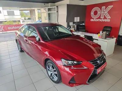 Lexus IS 300H 2017 - 25900 EUR, 68000 km - AUTO.MOTO.pt - 68000km - foto 2 de 38